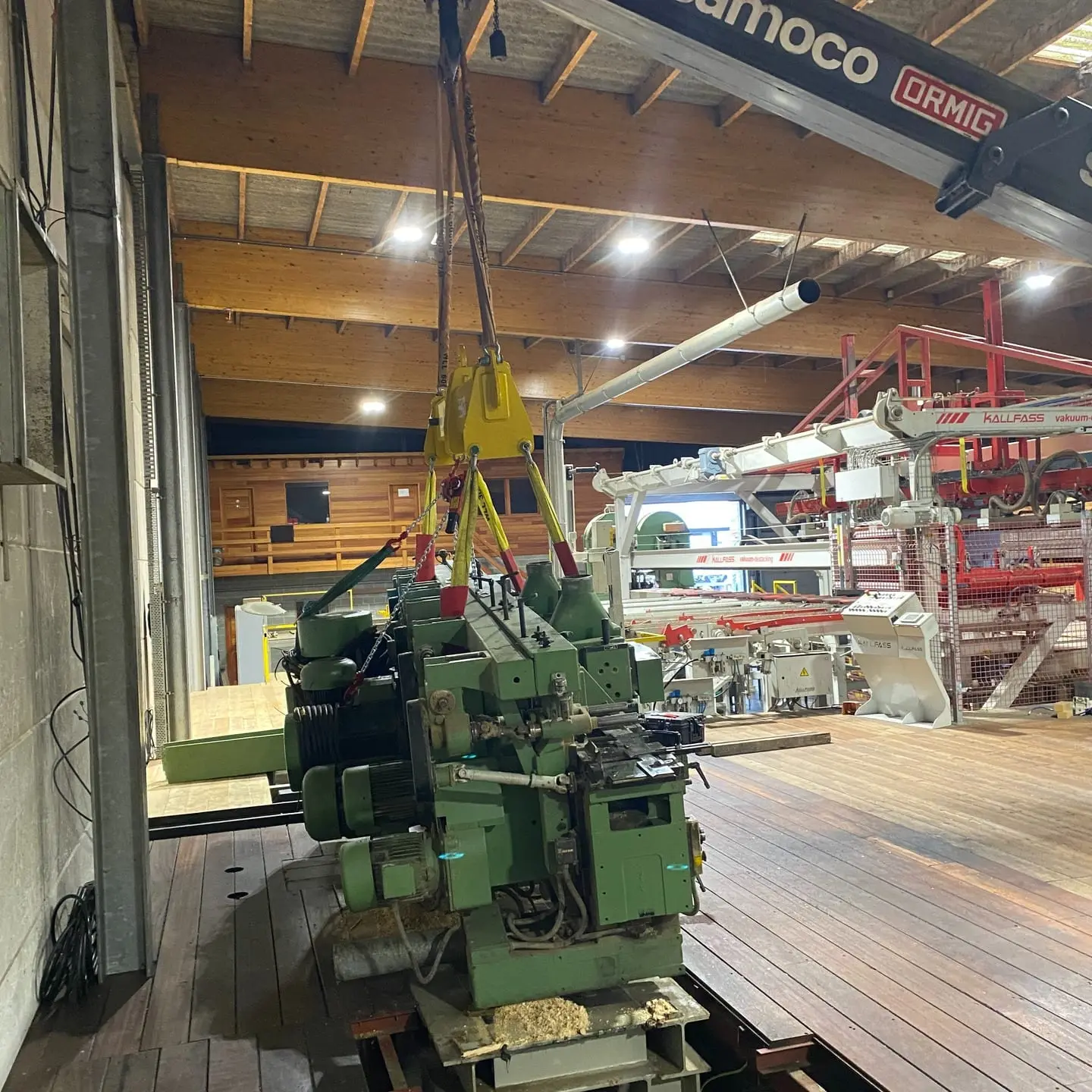 Demontage en plaatsing van 4-face schaafmachine