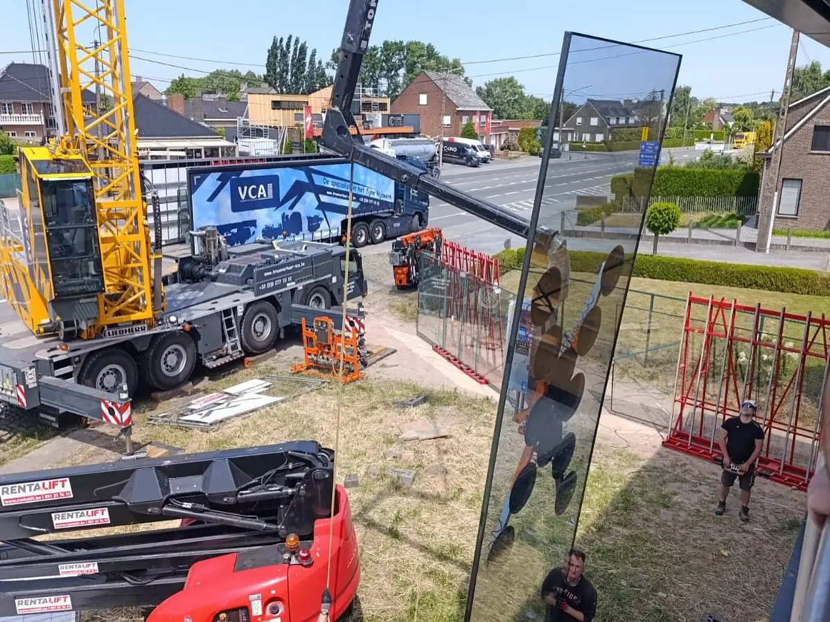 Uitdagend hijswerk in Ardooie