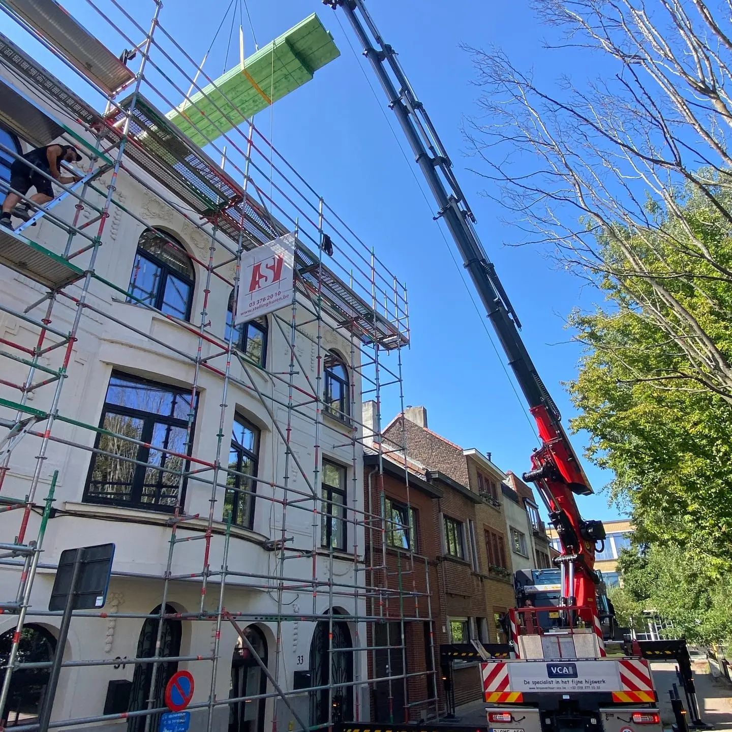 Veelzijdigheid en kracht van onze kranen in actie